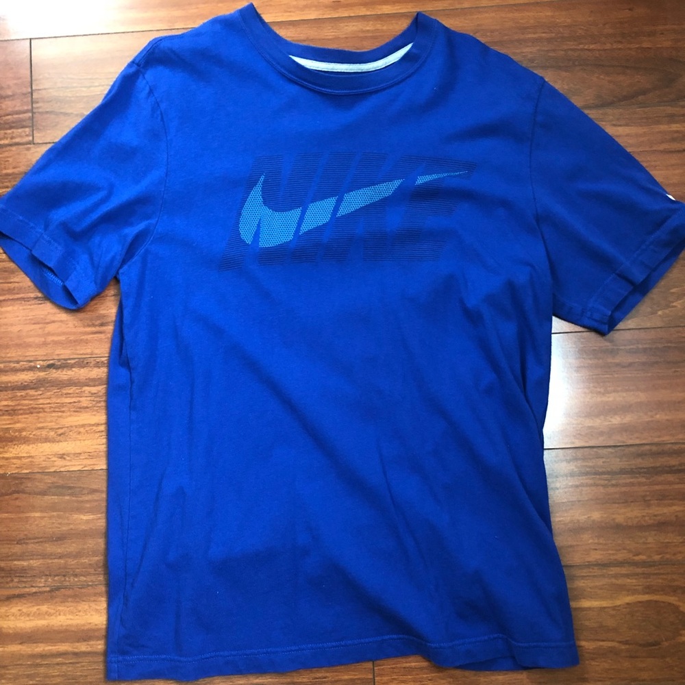 Nike T-shirt
